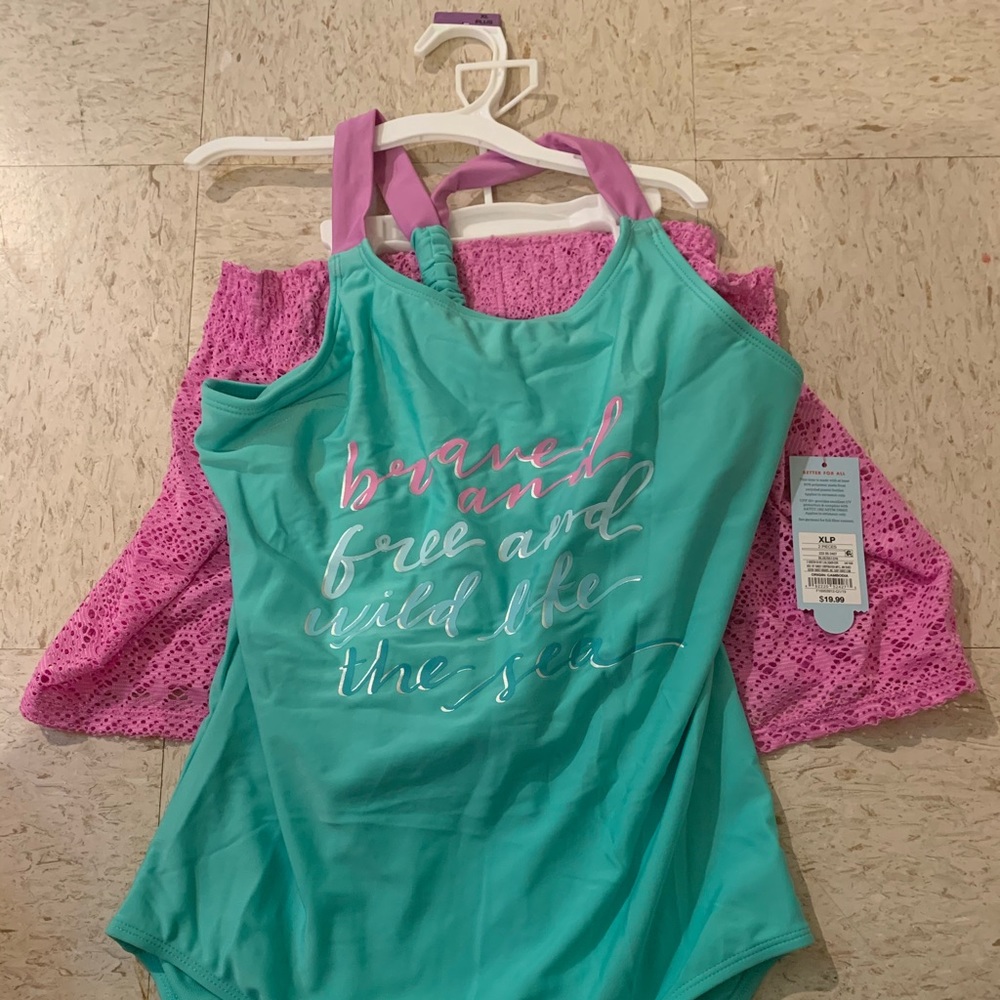 Girls swimsuit with skirt - size XL+